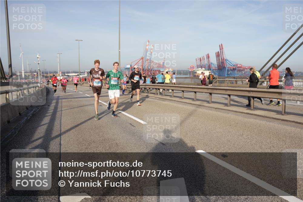 03.10.2026 - Köhlbrandbrückenlauf Yannick Fuchs http://msf.ph/oto/10773745 03.10.2026 09:37:05 Position 2  meine-sportfotos.de