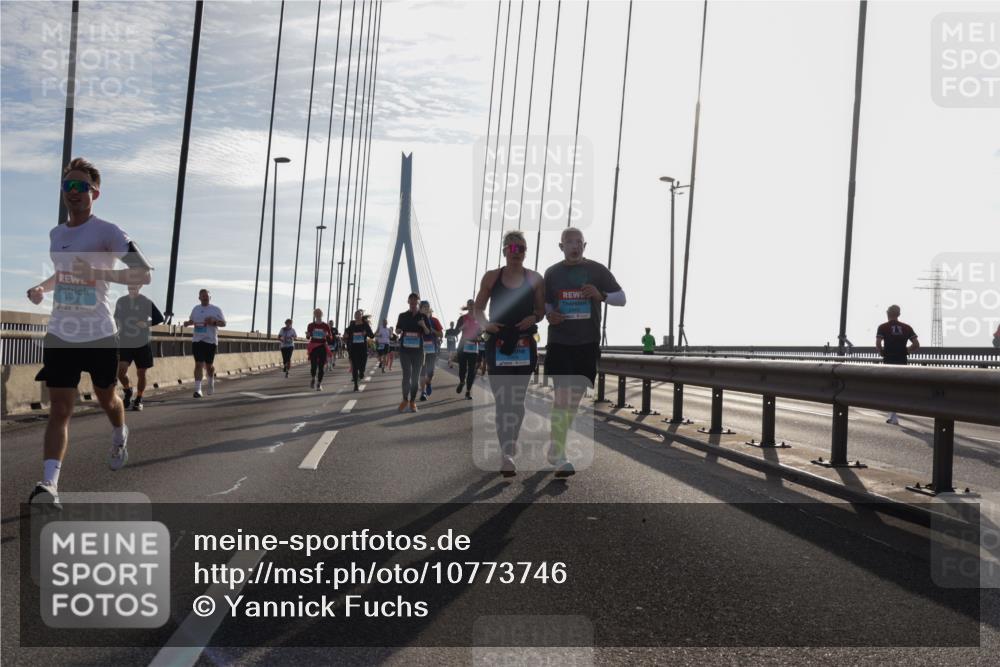 03.10.2026 - Köhlbrandbrückenlauf Yannick Fuchs http://msf.ph/oto/10773746 03.10.2026 09:32:36 Position 1 1352 meine-sportfotos.de