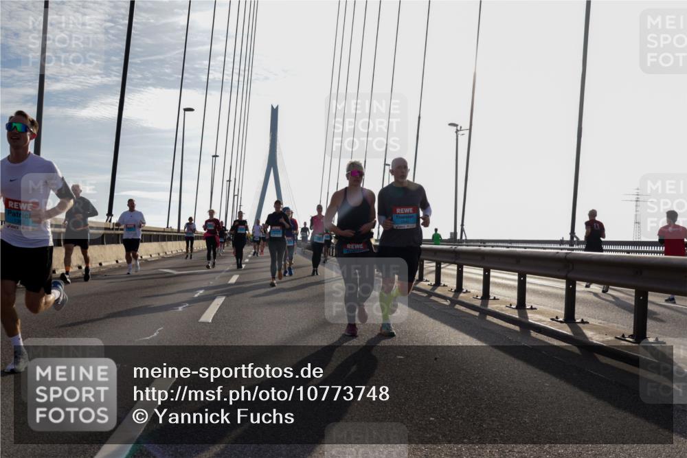 03.10.2026 - Köhlbrandbrückenlauf Yannick Fuchs http://msf.ph/oto/10773748 03.10.2026 09:32:36 Position 1 2842 meine-sportfotos.de