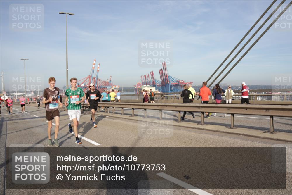 03.10.2026 - Köhlbrandbrückenlauf Yannick Fuchs http://msf.ph/oto/10773753 03.10.2026 09:37:05 Position 2  meine-sportfotos.de