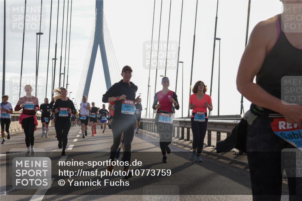 03.10.2026 - Köhlbrandbrückenlauf Yannick Fuchs http://msf.ph/oto/10773759 03.10.2026 09:32:37 Position 1 2514, 1849, 292 meine-sportfotos.de