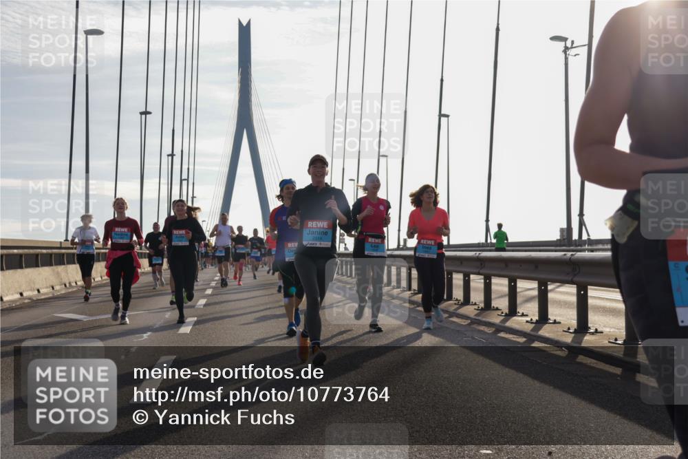 03.10.2026 - Köhlbrandbrückenlauf Yannick Fuchs http://msf.ph/oto/10773764 03.10.2026 09:32:37 Position 1 2514 meine-sportfotos.de