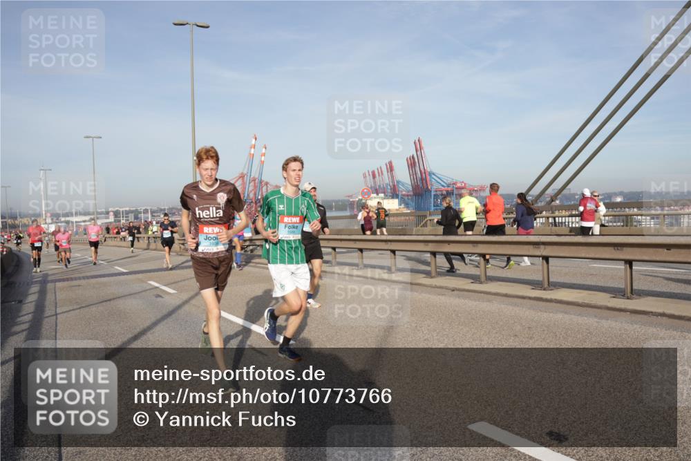 03.10.2026 - Köhlbrandbrückenlauf Yannick Fuchs http://msf.ph/oto/10773766 03.10.2026 09:37:06 Position 2  meine-sportfotos.de