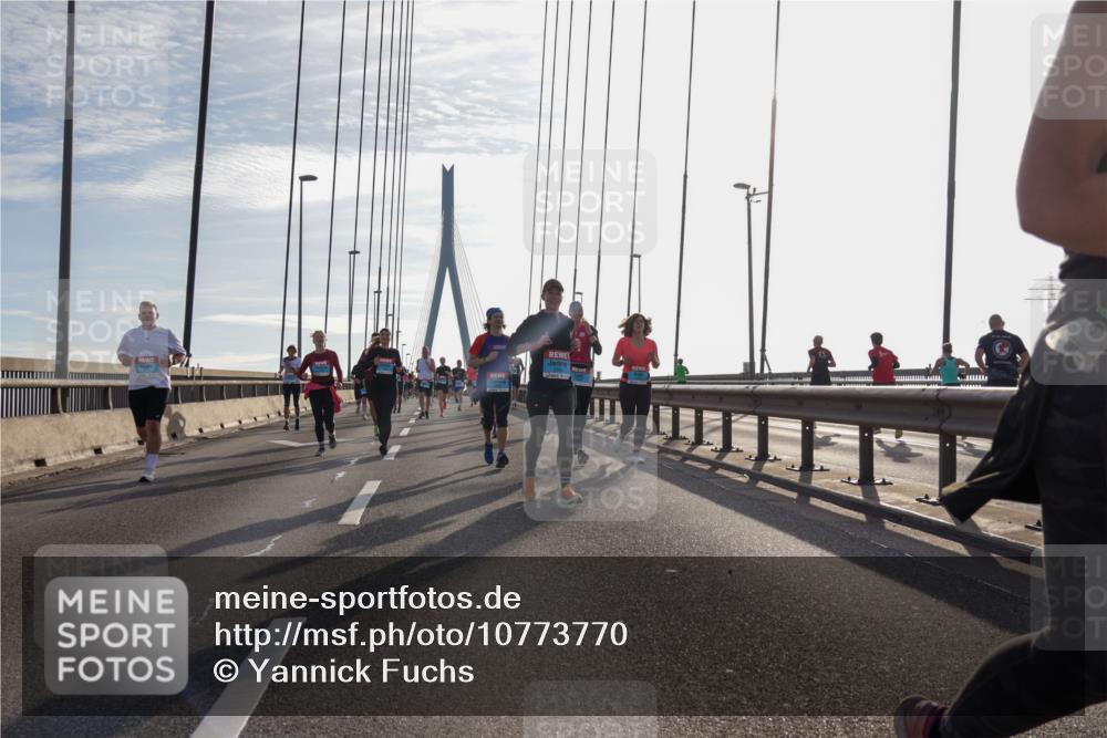 03.10.2026 - Köhlbrandbrückenlauf Yannick Fuchs http://msf.ph/oto/10773770 03.10.2026 09:32:38 Position 1  meine-sportfotos.de