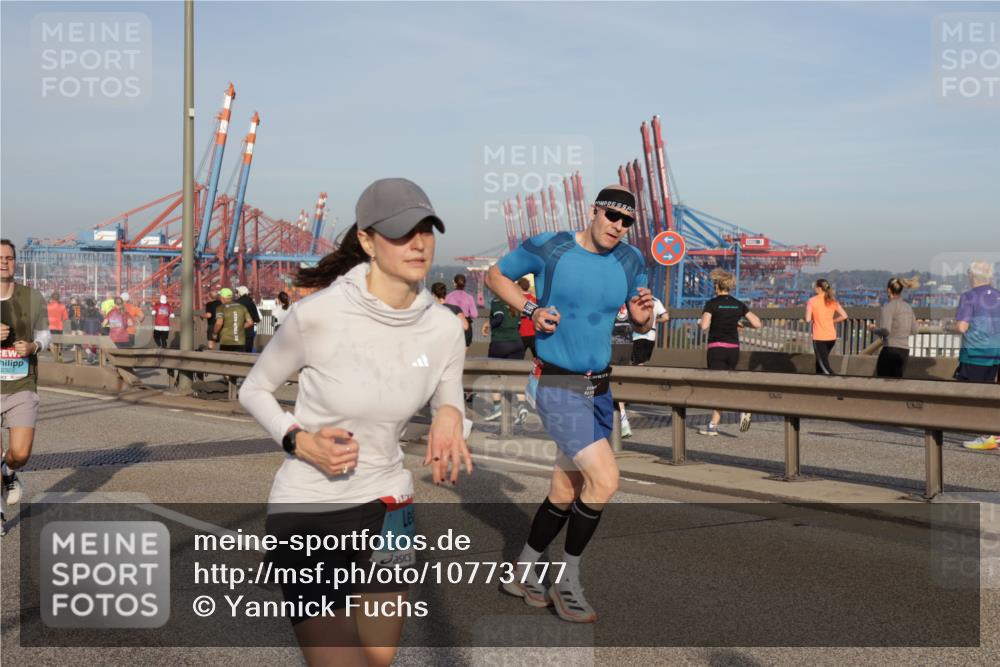 03.10.2026 - Köhlbrandbrückenlauf Yannick Fuchs http://msf.ph/oto/10773777 03.10.2026 09:37:17 Position 2 12 meine-sportfotos.de