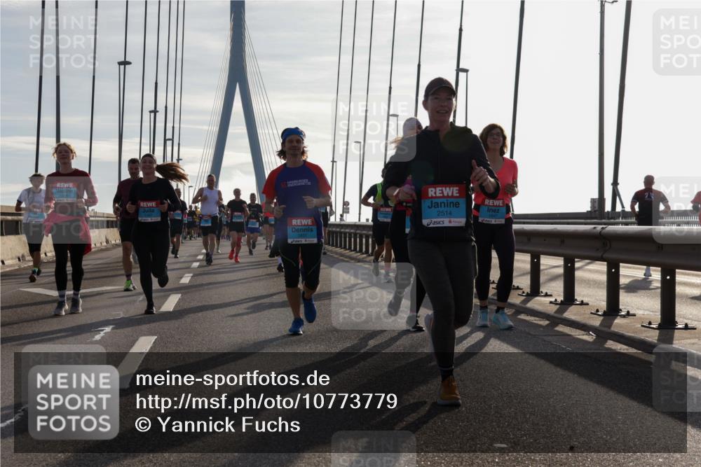 03.10.2026 - Köhlbrandbrückenlauf Yannick Fuchs http://msf.ph/oto/10773779 03.10.2026 09:32:38 Position 1 1837, 2514 meine-sportfotos.de