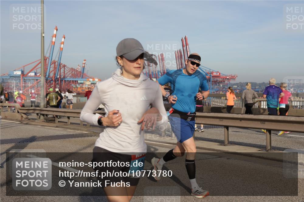 03.10.2026 - Köhlbrandbrückenlauf Yannick Fuchs http://msf.ph/oto/10773780 03.10.2026 09:37:17 Position 2 123 meine-sportfotos.de