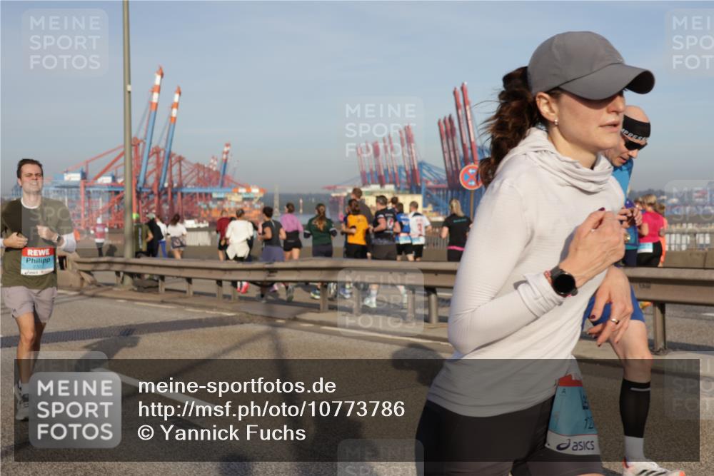 03.10.2026 - Köhlbrandbrückenlauf Yannick Fuchs http://msf.ph/oto/10773786 03.10.2026 09:37:18 Position 2  meine-sportfotos.de