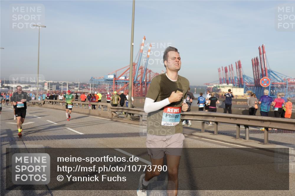 03.10.2026 - Köhlbrandbrückenlauf Yannick Fuchs http://msf.ph/oto/10773790 03.10.2026 09:37:19 Position 2 2322 meine-sportfotos.de