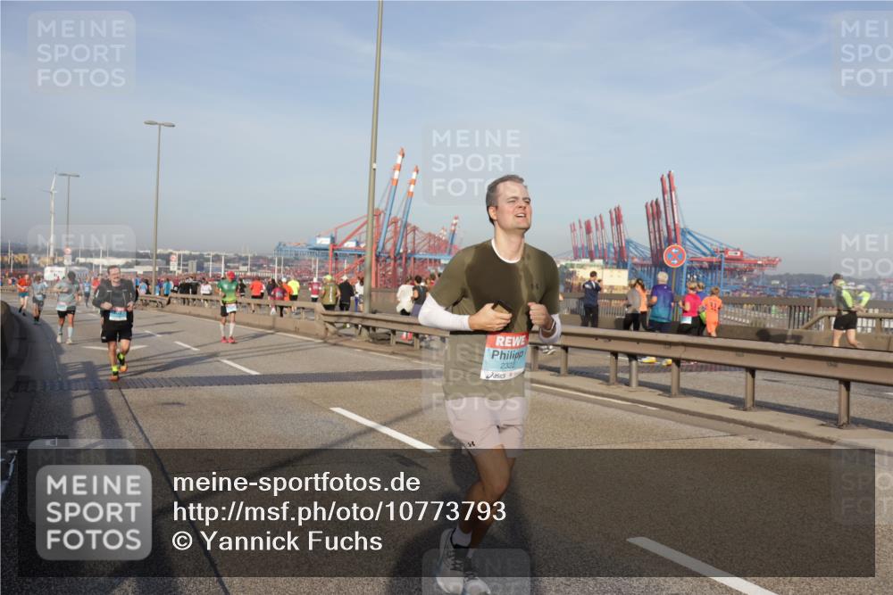 03.10.2026 - Köhlbrandbrückenlauf Yannick Fuchs http://msf.ph/oto/10773793 03.10.2026 09:37:19 Position 2 2322 meine-sportfotos.de