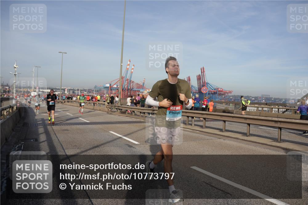 03.10.2026 - Köhlbrandbrückenlauf Yannick Fuchs http://msf.ph/oto/10773797 03.10.2026 09:37:19 Position 2 2322 meine-sportfotos.de