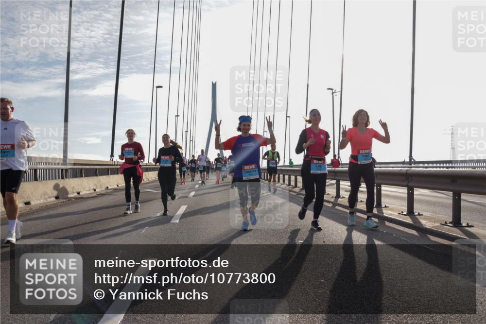 03.10.2026 - Köhlbrandbrückenlauf Yannick Fuchs http://msf.ph/oto/10773800 03.10.2026 09:32:40 Position 1 2639 meine-sportfotos.de