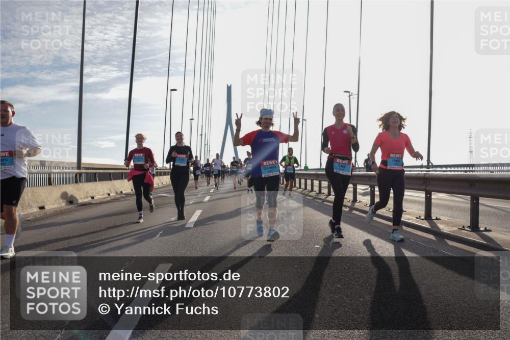 03.10.2026 - Köhlbrandbrückenlauf Yannick Fuchs http://msf.ph/oto/10773802 03.10.2026 09:32:40 Position 1 1837, 1849, 639 meine-sportfotos.de