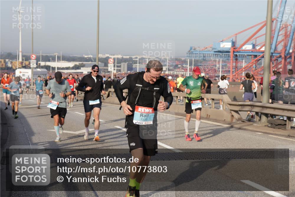 03.10.2026 - Köhlbrandbrückenlauf Yannick Fuchs http://msf.ph/oto/10773803 03.10.2026 09:37:21 Position 2 1320 meine-sportfotos.de