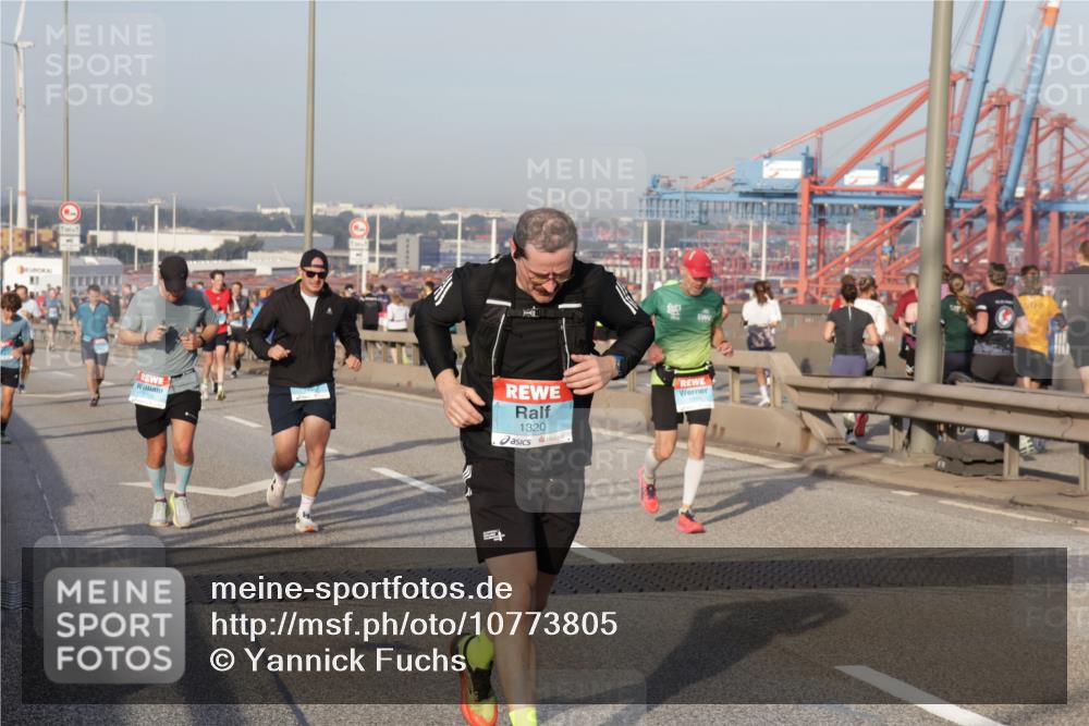 03.10.2026 - Köhlbrandbrückenlauf Yannick Fuchs http://msf.ph/oto/10773805 03.10.2026 09:37:21 Position 2 1320 meine-sportfotos.de