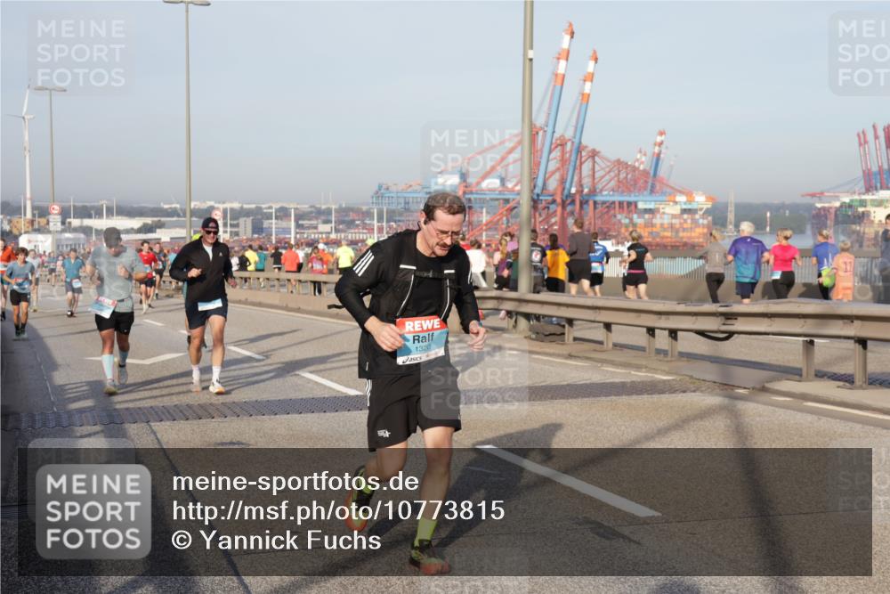 03.10.2026 - Köhlbrandbrückenlauf Yannick Fuchs http://msf.ph/oto/10773815 03.10.2026 09:37:22 Position 2 1320 meine-sportfotos.de