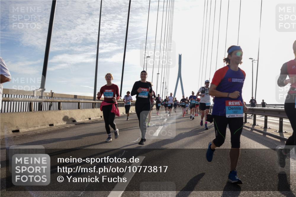 03.10.2026 - Köhlbrandbrückenlauf Yannick Fuchs http://msf.ph/oto/10773817 03.10.2026 09:32:41 Position 1 1837 meine-sportfotos.de