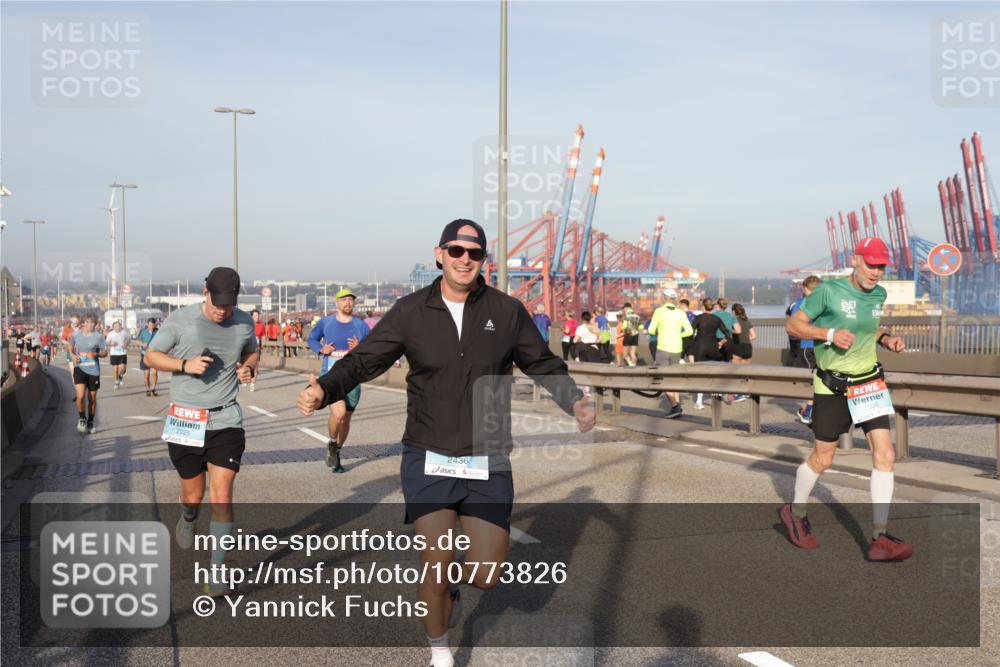 03.10.2026 - Köhlbrandbrückenlauf Yannick Fuchs http://msf.ph/oto/10773826 03.10.2026 09:37:25 Position 2 2225, 2436 meine-sportfotos.de