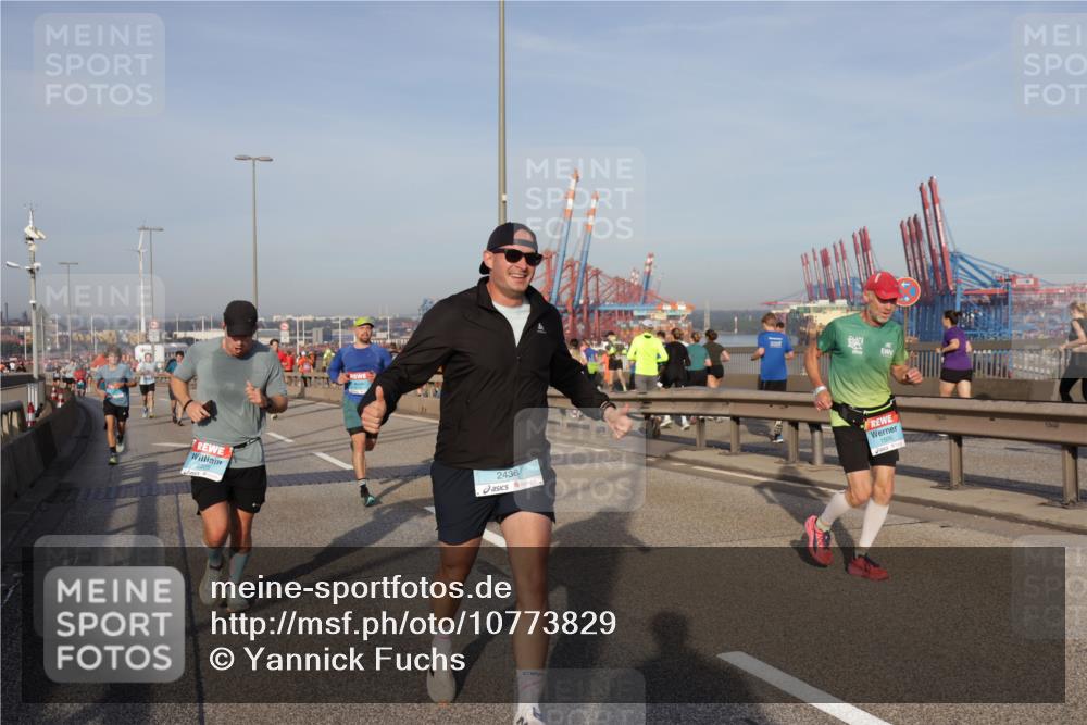 03.10.2026 - Köhlbrandbrückenlauf Yannick Fuchs http://msf.ph/oto/10773829 03.10.2026 09:37:25 Position 2 2436 meine-sportfotos.de