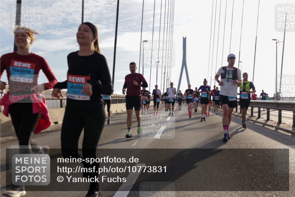 03.10.2026 - Köhlbrandbrückenlauf Yannick Fuchs http://msf.ph/oto/10773831 03.10.2026 09:32:42 Position 1 1566, 1567 meine-sportfotos.de