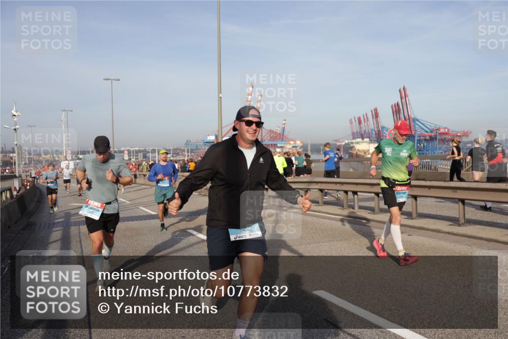 03.10.2026 - Köhlbrandbrückenlauf Yannick Fuchs http://msf.ph/oto/10773832 03.10.2026 09:37:25 Position 2 2225, 2436 meine-sportfotos.de