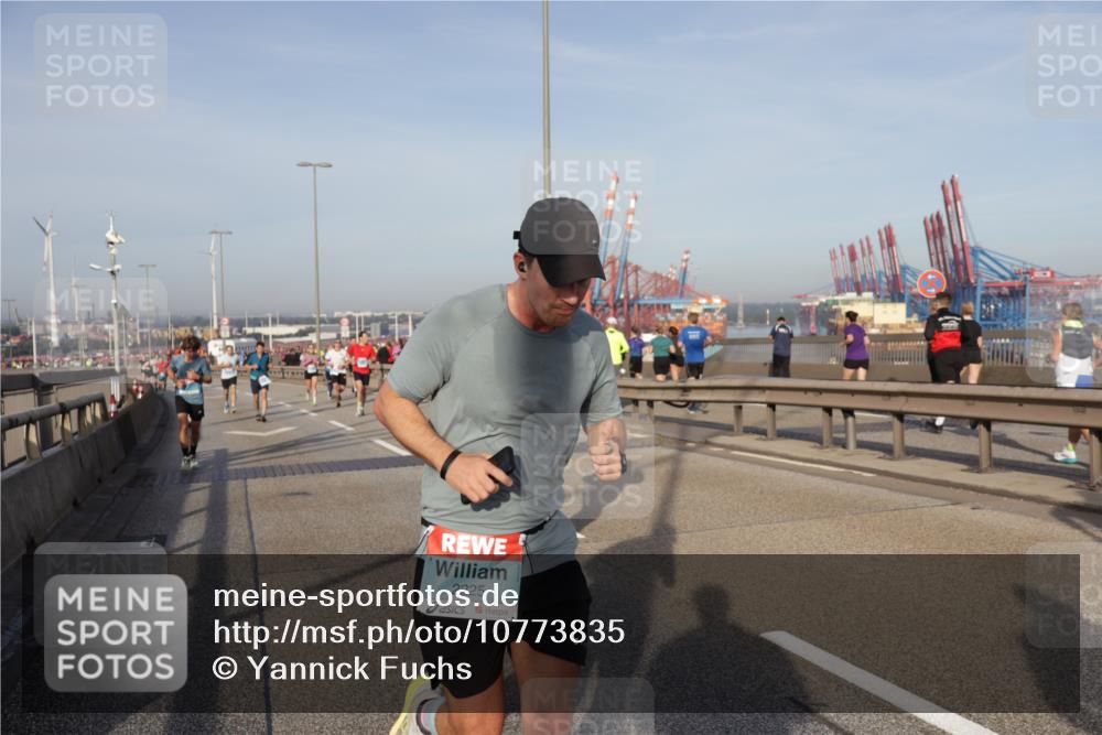 03.10.2026 - Köhlbrandbrückenlauf Yannick Fuchs http://msf.ph/oto/10773835 03.10.2026 09:37:26 Position 2 2225 meine-sportfotos.de