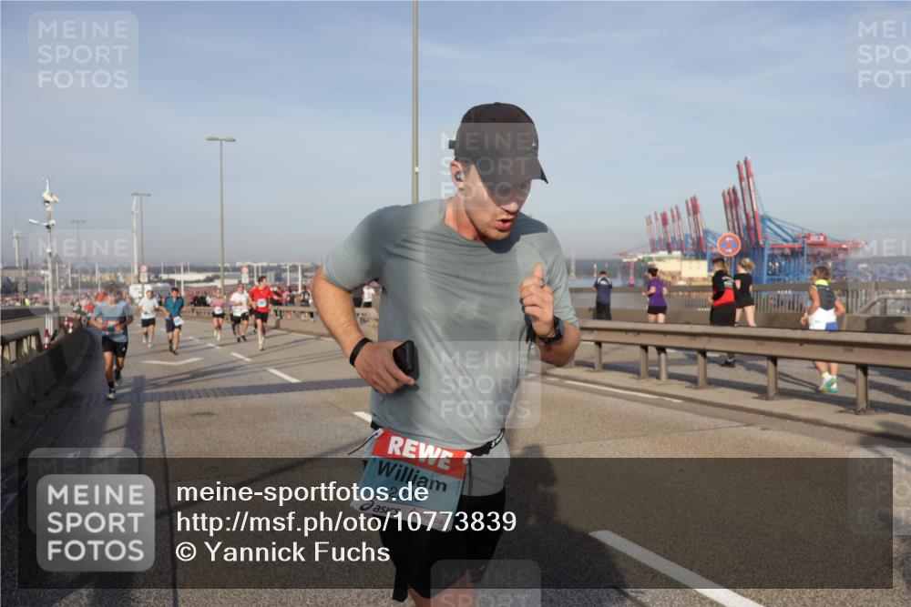 03.10.2026 - Köhlbrandbrückenlauf Yannick Fuchs http://msf.ph/oto/10773839 03.10.2026 09:37:26 Position 2 2225 meine-sportfotos.de