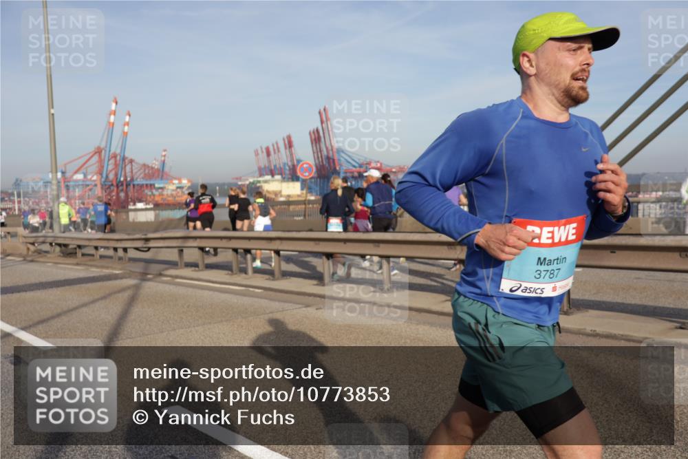 03.10.2026 - Köhlbrandbrückenlauf Yannick Fuchs http://msf.ph/oto/10773853 03.10.2026 09:37:28 Position 2 3787 meine-sportfotos.de