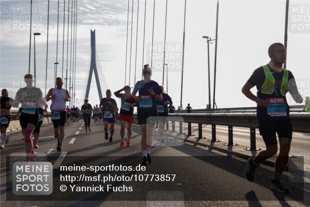 03.10.2026 - Köhlbrandbrückenlauf Yannick Fuchs http://msf.ph/oto/10773857 03.10.2026 09:32:44 Position 1 1130, 1882 meine-sportfotos.de