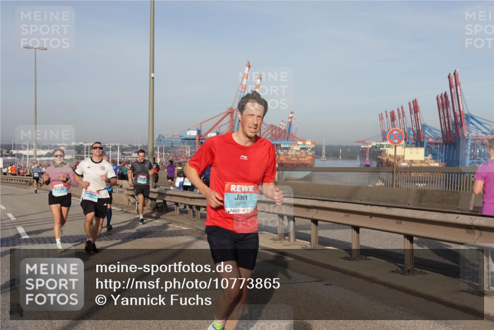 03.10.2026 - Köhlbrandbrückenlauf Yannick Fuchs http://msf.ph/oto/10773865 03.10.2026 09:37:33 Position 2 2670 meine-sportfotos.de