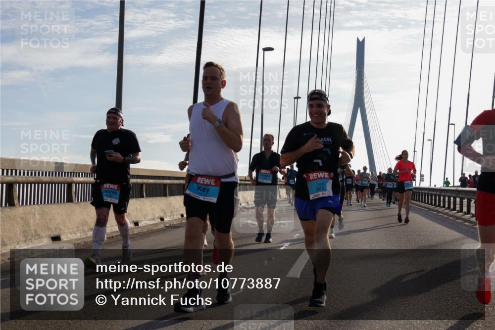 03.10.2026 - Köhlbrandbrückenlauf Yannick Fuchs http://msf.ph/oto/10773887 03.10.2026 09:32:45 Position 1 1098, 1613, 3865 meine-sportfotos.de