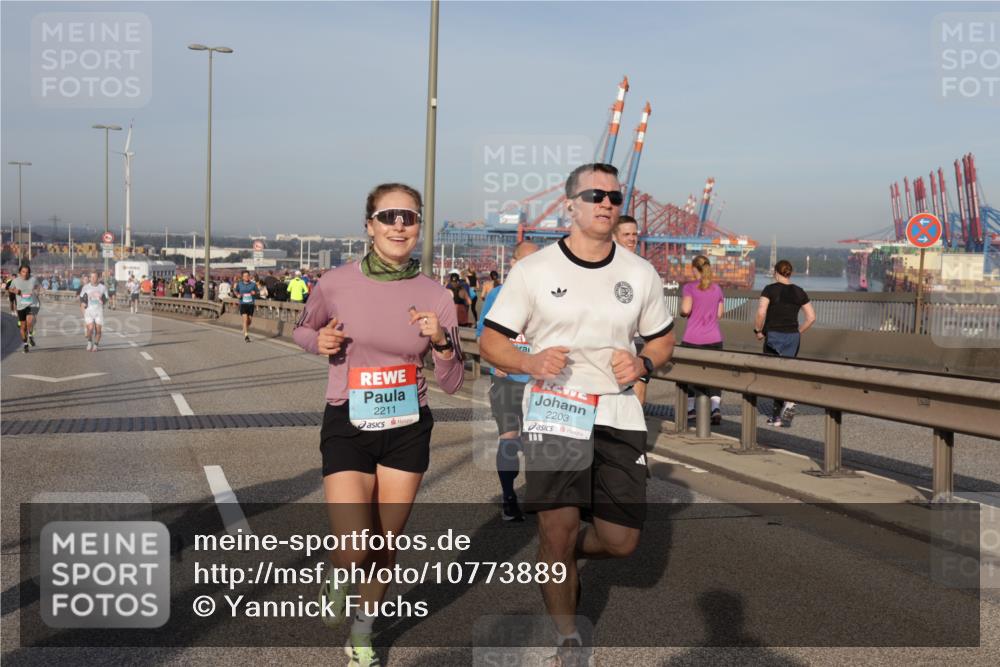 03.10.2026 - Köhlbrandbrückenlauf Yannick Fuchs http://msf.ph/oto/10773889 03.10.2026 09:37:35 Position 2 2211, 2203 meine-sportfotos.de