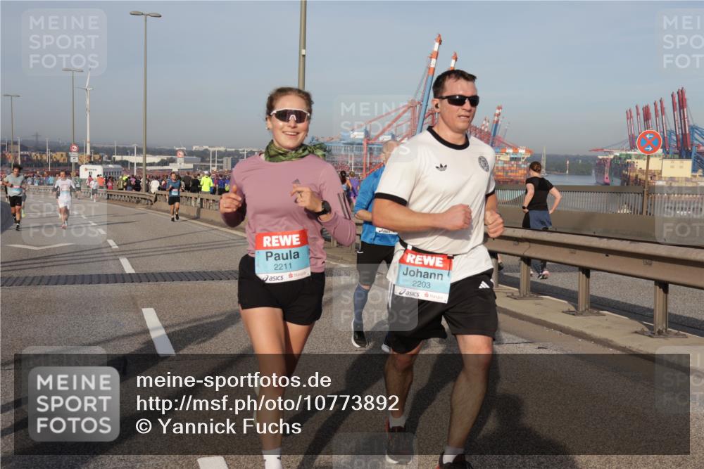 03.10.2026 - Köhlbrandbrückenlauf Yannick Fuchs http://msf.ph/oto/10773892 03.10.2026 09:37:35 Position 2 2211, 2203 meine-sportfotos.de