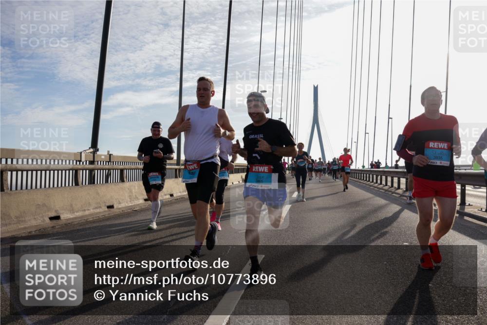 03.10.2026 - Köhlbrandbrückenlauf Yannick Fuchs http://msf.ph/oto/10773896 03.10.2026 09:32:46 Position 1 3835 meine-sportfotos.de