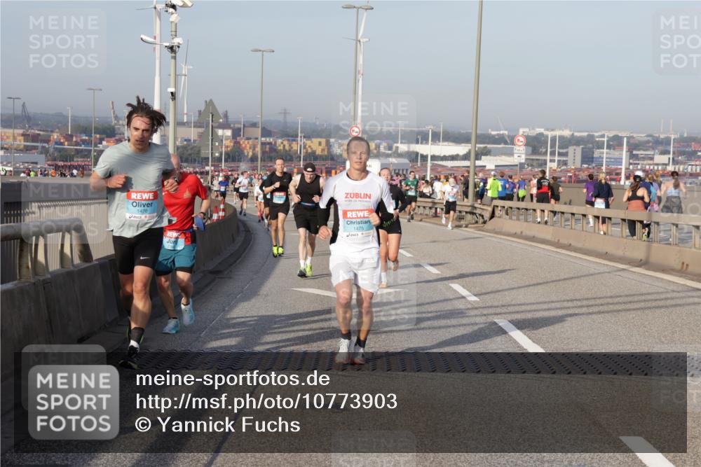 03.10.2026 - Köhlbrandbrückenlauf Yannick Fuchs http://msf.ph/oto/10773903 03.10.2026 09:37:40 Position 2 1476, 1475 meine-sportfotos.de