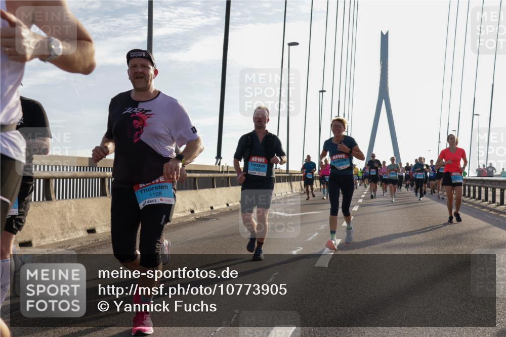 03.10.2026 - Köhlbrandbrückenlauf Yannick Fuchs http://msf.ph/oto/10773905 03.10.2026 09:32:47 Position 1 1128 meine-sportfotos.de