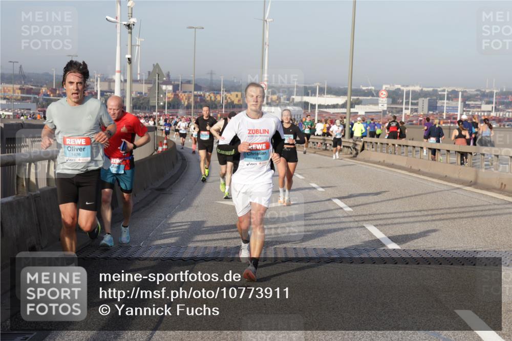 03.10.2026 - Köhlbrandbrückenlauf Yannick Fuchs http://msf.ph/oto/10773911 03.10.2026 09:37:41 Position 2 1476, 1475 meine-sportfotos.de