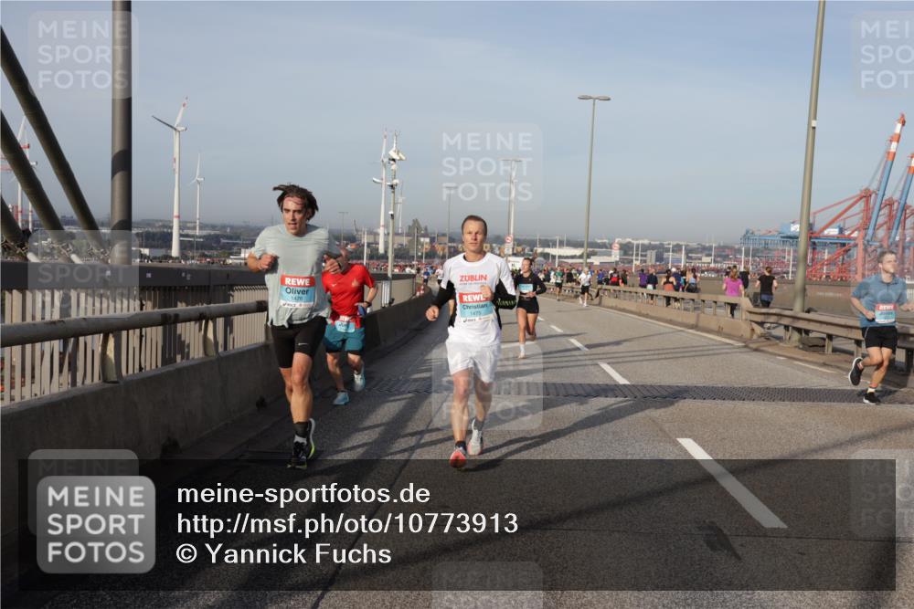 03.10.2026 - Köhlbrandbrückenlauf Yannick Fuchs http://msf.ph/oto/10773913 03.10.2026 09:37:42 Position 2 1475 meine-sportfotos.de