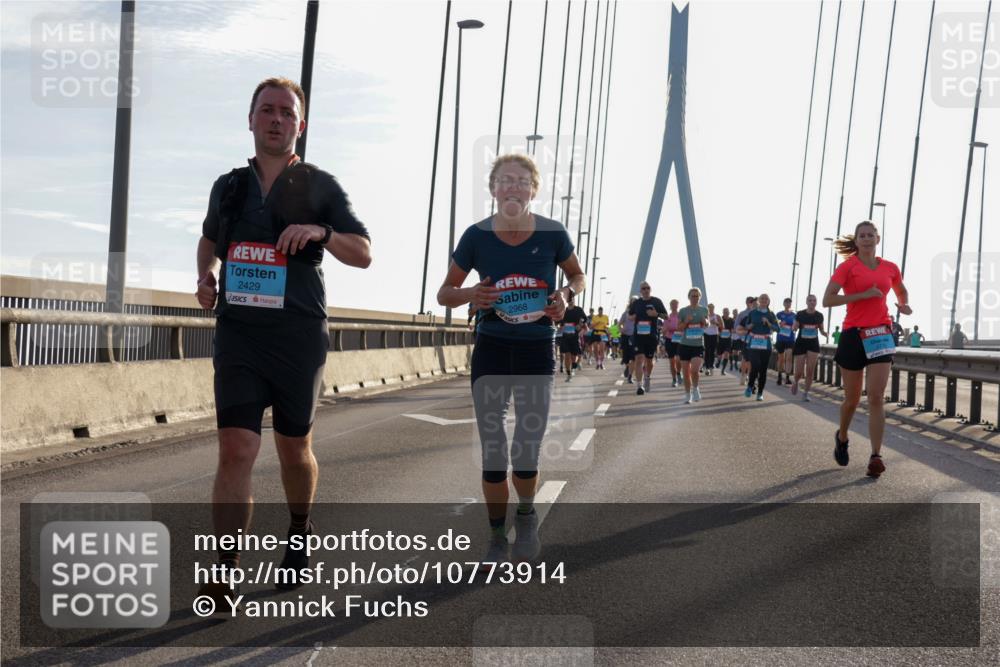 03.10.2026 - Köhlbrandbrückenlauf Yannick Fuchs http://msf.ph/oto/10773914 03.10.2026 09:32:48 Position 1 2429, 2968 meine-sportfotos.de