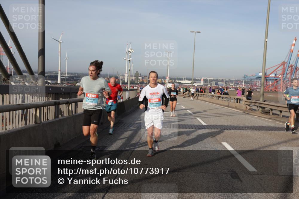 03.10.2026 - Köhlbrandbrückenlauf Yannick Fuchs http://msf.ph/oto/10773917 03.10.2026 09:37:42 Position 2 1476, 1475 meine-sportfotos.de