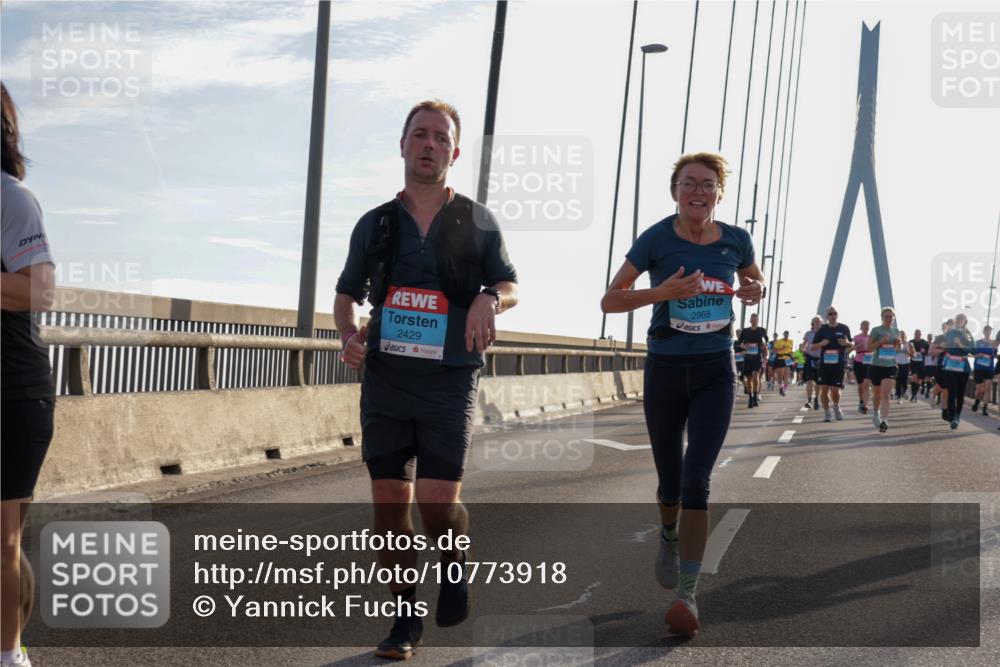03.10.2026 - Köhlbrandbrückenlauf Yannick Fuchs http://msf.ph/oto/10773918 03.10.2026 09:32:48 Position 1 2429, 2968 meine-sportfotos.de