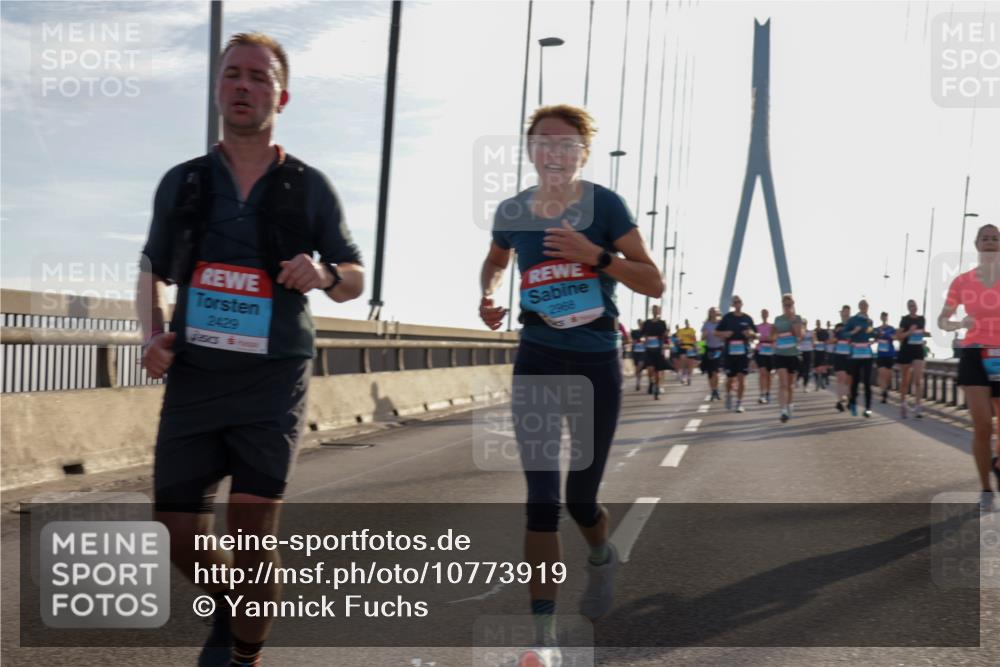 03.10.2026 - Köhlbrandbrückenlauf Yannick Fuchs http://msf.ph/oto/10773919 03.10.2026 09:32:48 Position 1 2429, 2968 meine-sportfotos.de