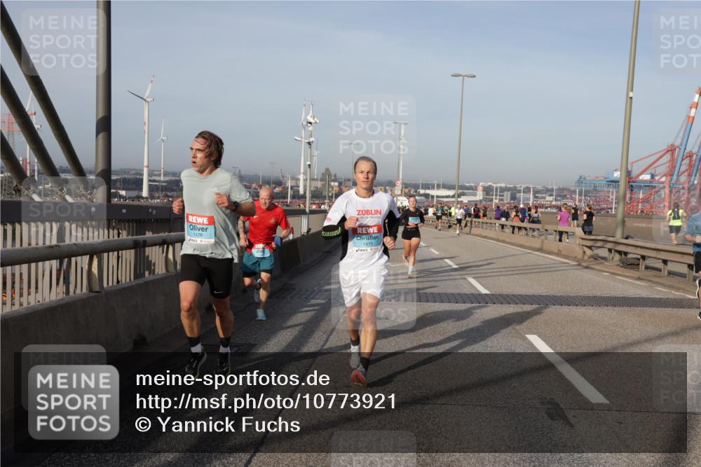 03.10.2026 - Köhlbrandbrückenlauf Yannick Fuchs http://msf.ph/oto/10773921 03.10.2026 09:37:42 Position 2 1476, 1475 meine-sportfotos.de