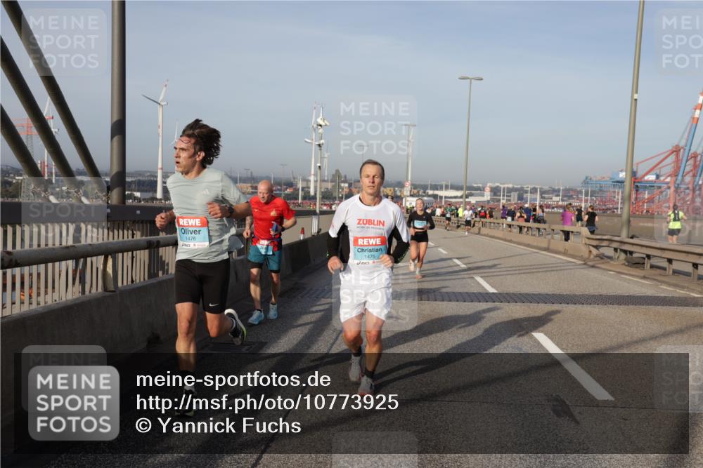 03.10.2026 - Köhlbrandbrückenlauf Yannick Fuchs http://msf.ph/oto/10773925 03.10.2026 09:37:42 Position 2 1476, 1475 meine-sportfotos.de