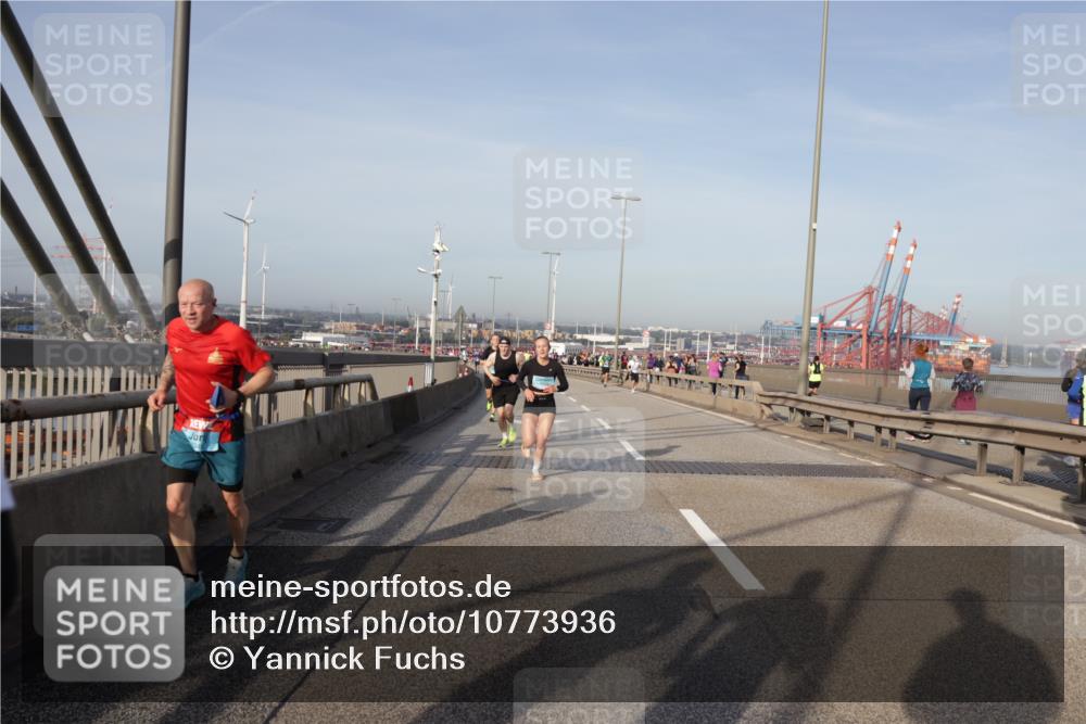 03.10.2026 - Köhlbrandbrückenlauf Yannick Fuchs http://msf.ph/oto/10773936 03.10.2026 09:37:43 Position 2  meine-sportfotos.de
