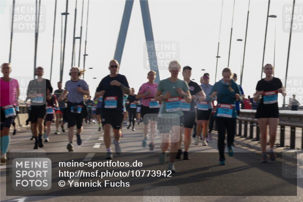03.10.2026 - Köhlbrandbrückenlauf Yannick Fuchs http://msf.ph/oto/10773942 03.10.2026 09:32:50 Position 1  meine-sportfotos.de