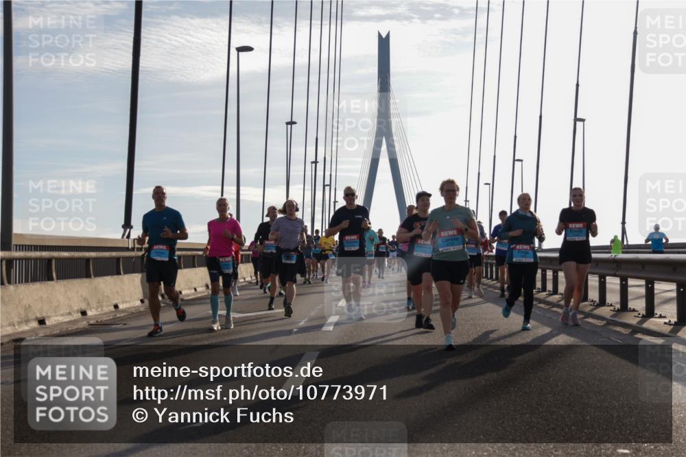 03.10.2026 - Köhlbrandbrückenlauf Yannick Fuchs http://msf.ph/oto/10773971 03.10.2026 09:32:52 Position 1  meine-sportfotos.de