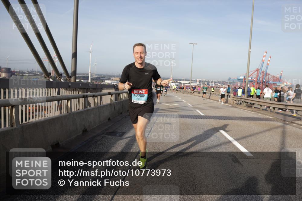 03.10.2026 - Köhlbrandbrückenlauf Yannick Fuchs http://msf.ph/oto/10773973 03.10.2026 09:37:49 Position 2 2151 meine-sportfotos.de