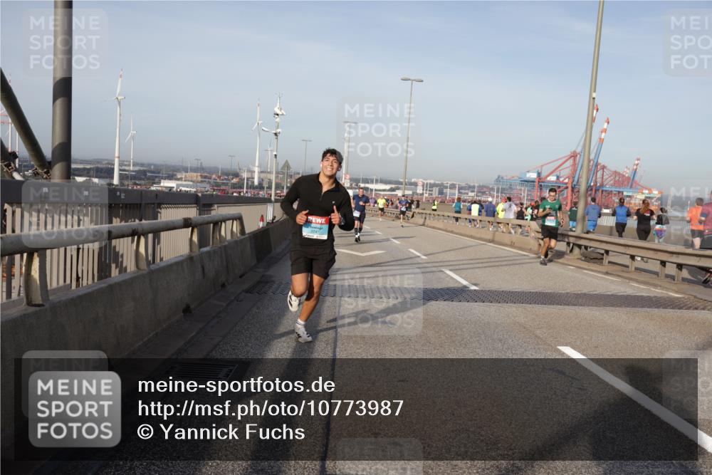 03.10.2026 - Köhlbrandbrückenlauf Yannick Fuchs http://msf.ph/oto/10773987 03.10.2026 09:37:53 Position 2 3747 meine-sportfotos.de