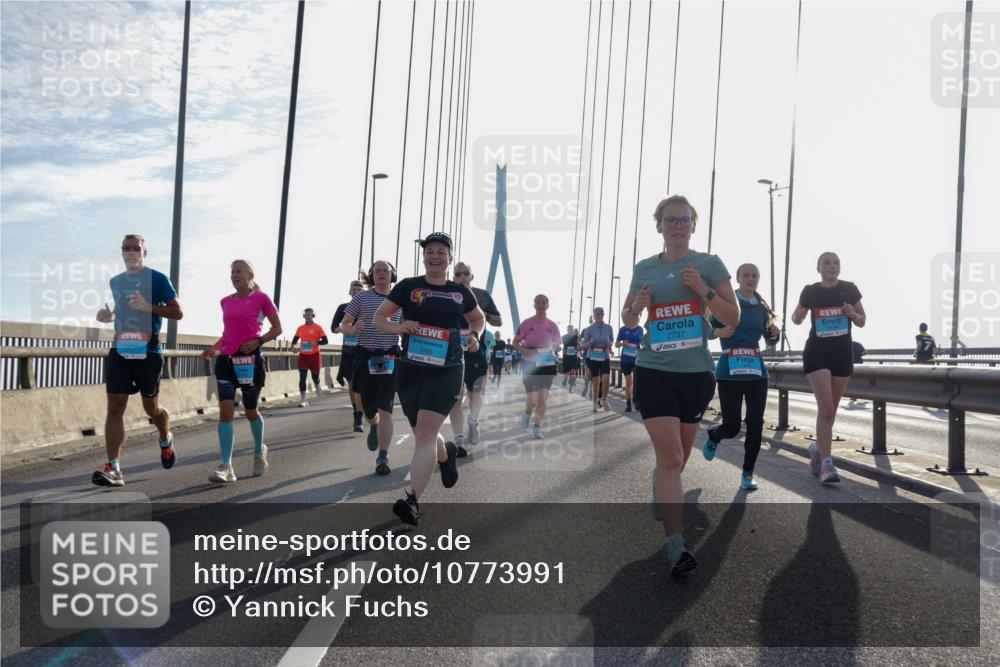 03.10.2026 - Köhlbrandbrückenlauf Yannick Fuchs http://msf.ph/oto/10773991 03.10.2026 09:32:54 Position 1 1783, 2737 meine-sportfotos.de